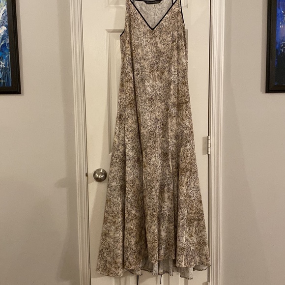 GaryGraham422 V-neck Floral Slip Maxi Dress - Picture 7 of 10